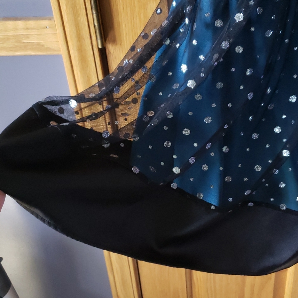 Dress - Picture 3 of 6